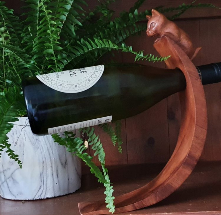 wooden hand carved curved balancing wine bottle holder cat design
