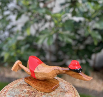 Handmade Skiing Bamboo Duck – Blue hat and boots Hit the slopes in style — or at least your shelf! Or perfect for a Waterskier friend. This charming handcrafted and hand-painted novelty duck is ready for winter fun, complete with goggles, skis, and a hat. Lovingly carved from sustainable bamboo and hand-finished by skilled artisans, each duck has its own personality and playful charm. Whether you're a winter sports fan, watersports or just love unique décor, this duck is sure to bring a smile. Handmade from natural bamboo Hand-painted with goggles & hat Freestanding with attached skis A perfect gift or quirky decoration Each piece is one of a kind Bring a bit of alpine joy into your home — no snow required! Handmade in Indonesia from Bamboo. The Duck is approximately 24cm in length, differs due to head position. Each duck is handcarved and hand painted so may differ slightly from image shown.