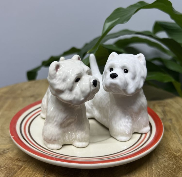 ceramic white highland terrier salt and pepper novelty handmade shakers on a ceramic tray