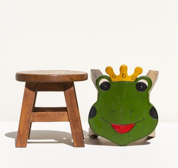 Hand Crafted Stool Crown Prince Frog Shape